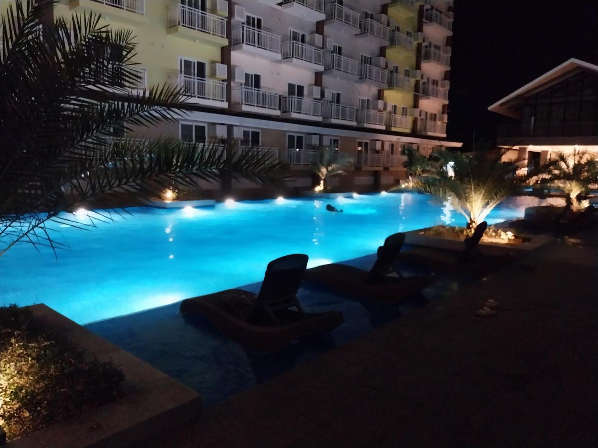 Stay And Fly At Amani Grand Resort Residences マクタン エクステリア 写真