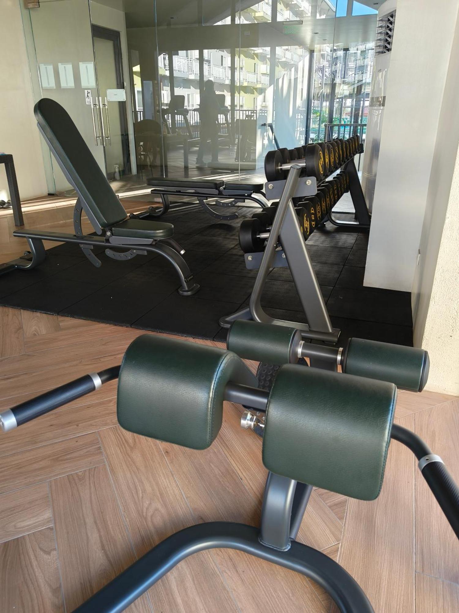 Stay And Fly At Amani Grand Resort Residences マクタン エクステリア 写真