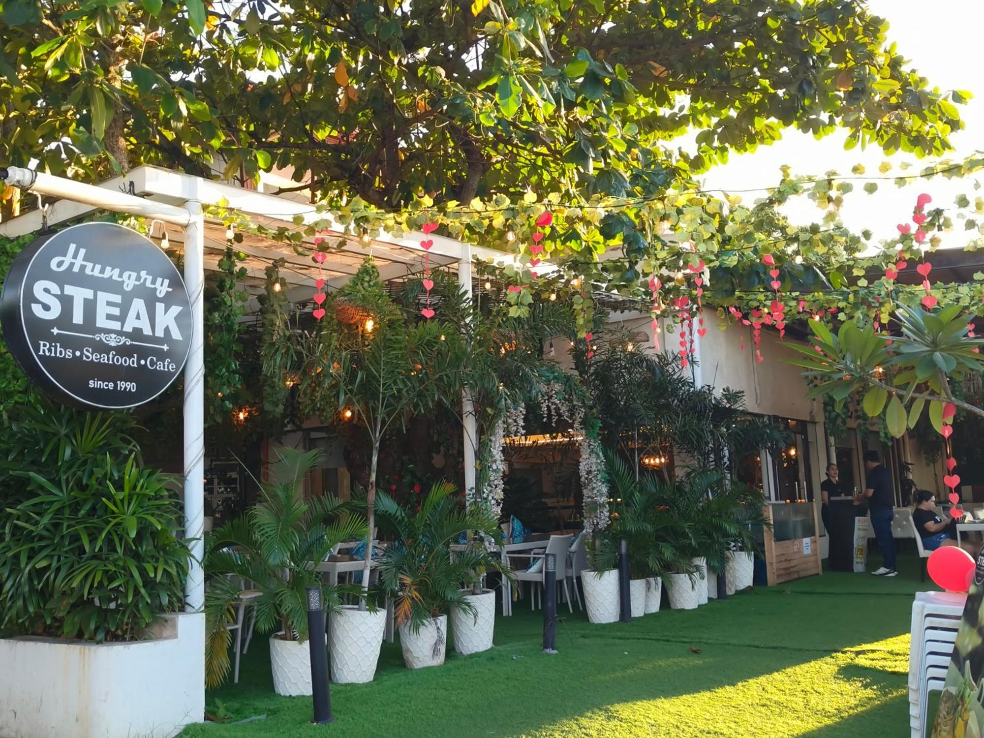 Stay And Fly At Amani Grand Resort Residences マクタン エクステリア 写真