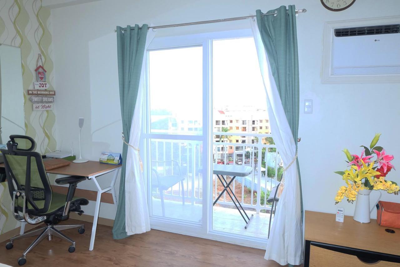 Stay And Fly At Amani Grand Resort Residences マクタン エクステリア 写真